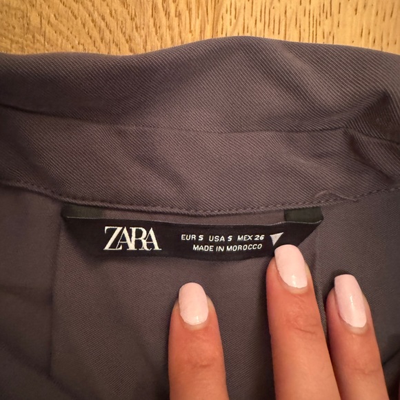 NWOT Zara Cropped Button Up - Picture 3 of 4